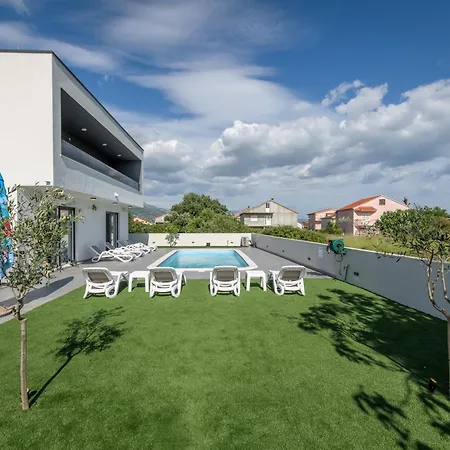 Vila Zlatne Niti With Heated Pool