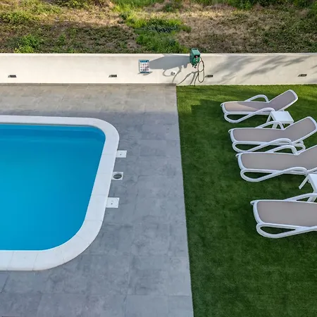 Zlatne Niti With Heated Pool Vila *