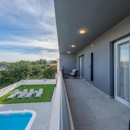 Vila Zlatne Niti With Heated Pool *