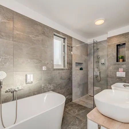 Vila Zlatne Niti With Heated Pool *