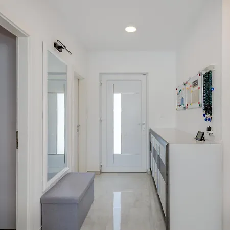 Zlatne Niti With Heated Pool Vila *
