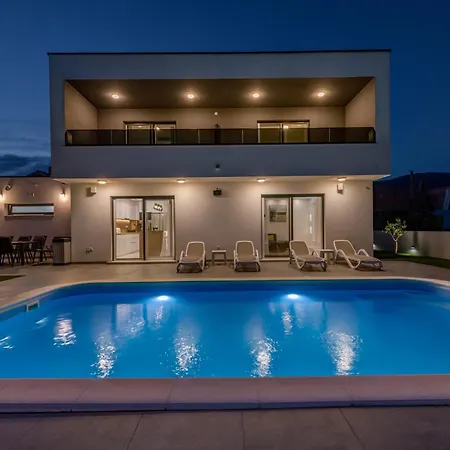 Vila Zlatne Niti With Heated Pool *