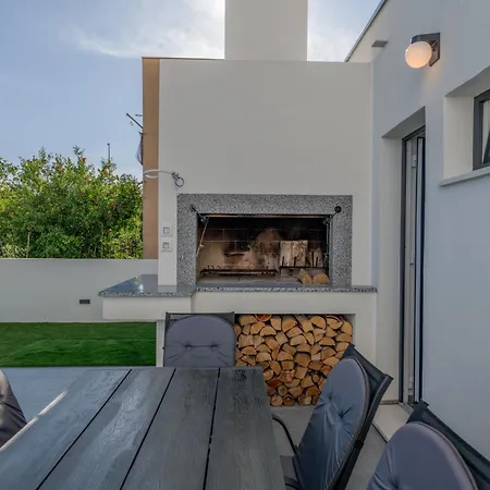 Vila Zlatne Niti With Heated Pool